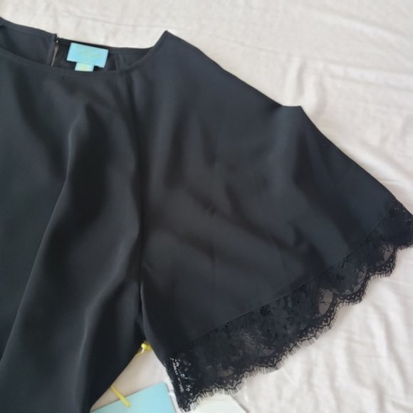 NWT CeCe Batwing Lace Trim Blouse XS - Picture 3 of 7